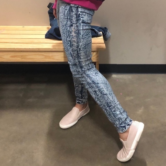 Elite Girls Skinny Jeans Size 14 Extreme Acid Wash Dyed Blue Hippie Torn Ripped - Picture 3 of 10